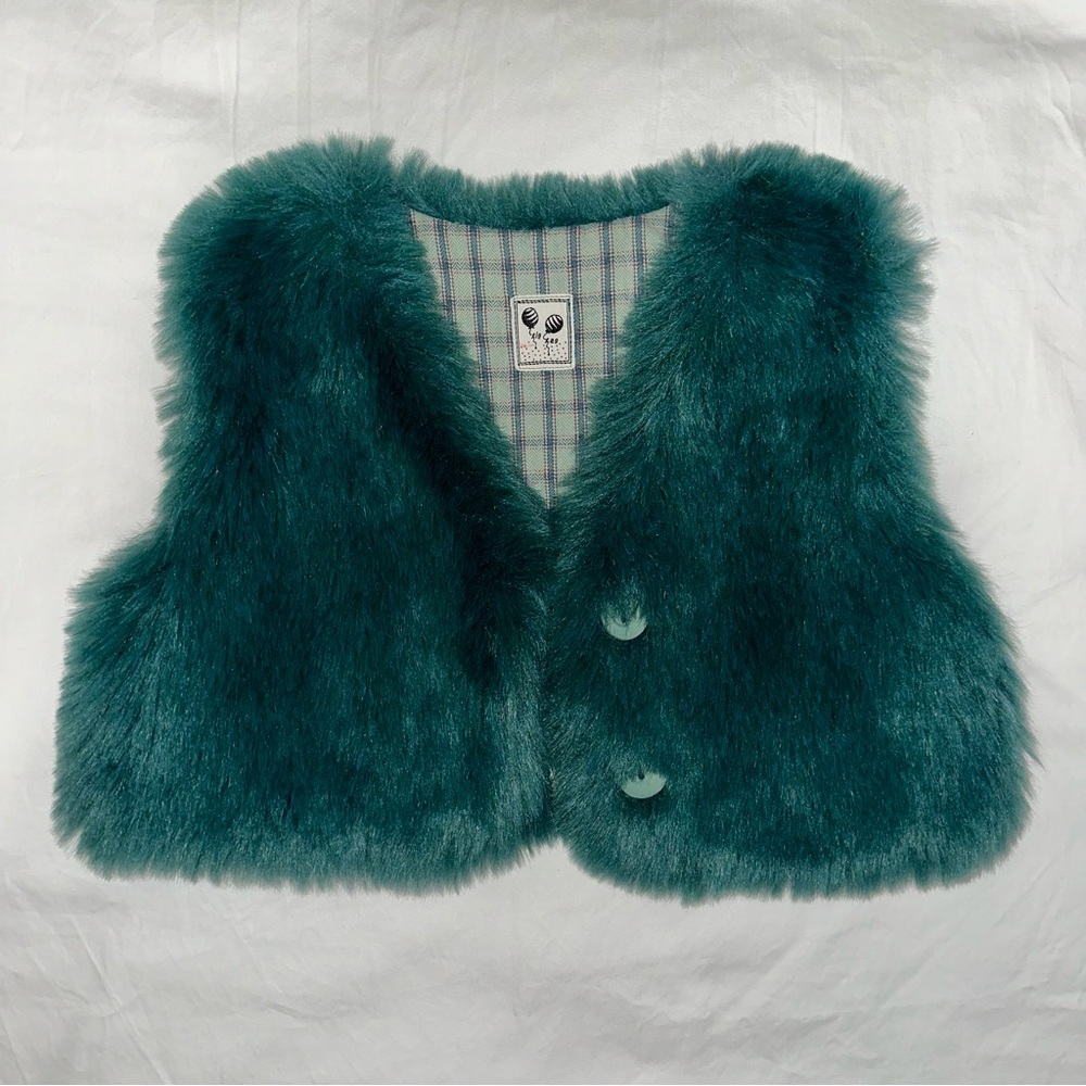 Cropped fur vest